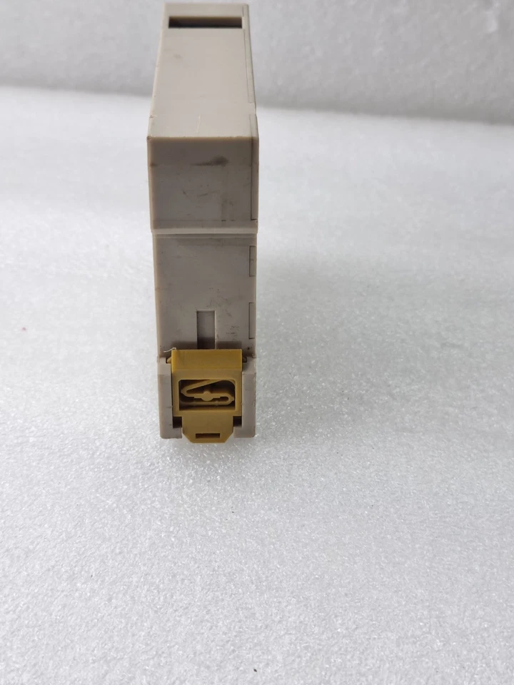 Omron H3DE-M1 Solid State DIN Multi-Function Timer, 0.1s-120hr, 24-230VAC/DC